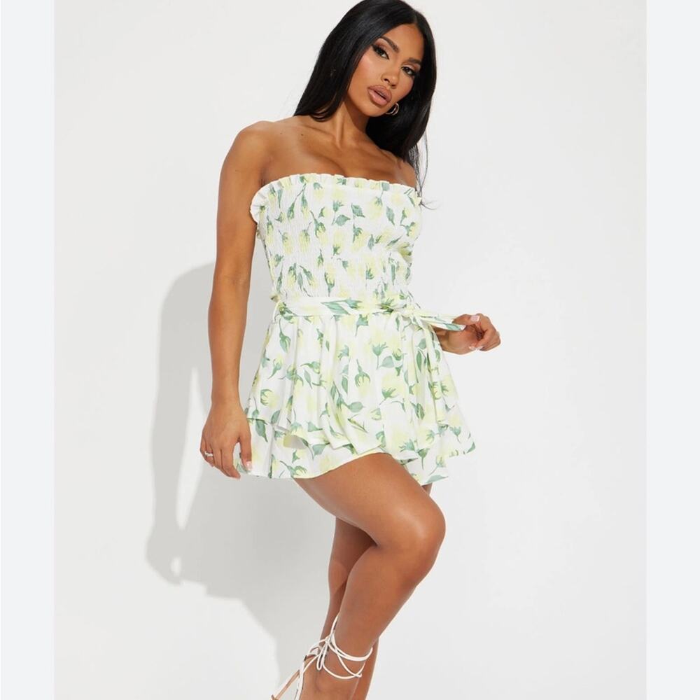New Fashion Nova Yellow Floral Romper Size Large